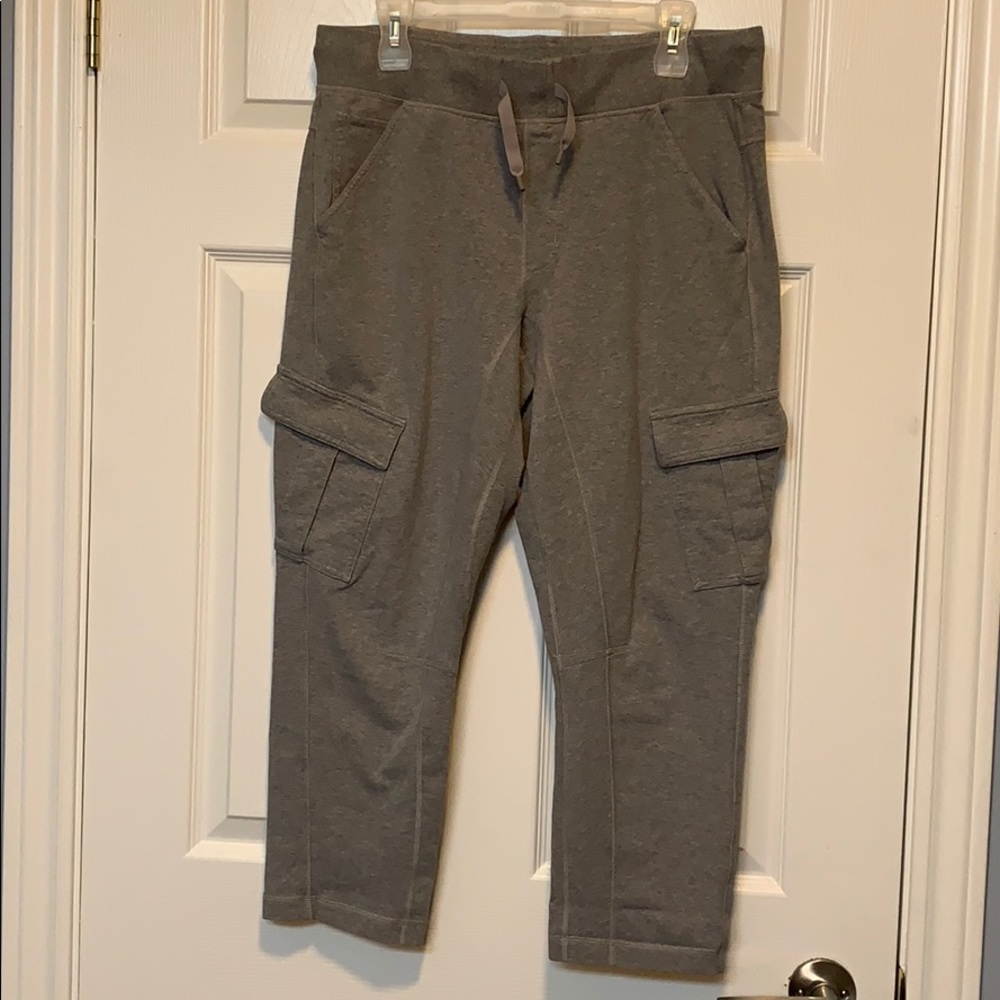 Lululemon crop fitted sweatpants